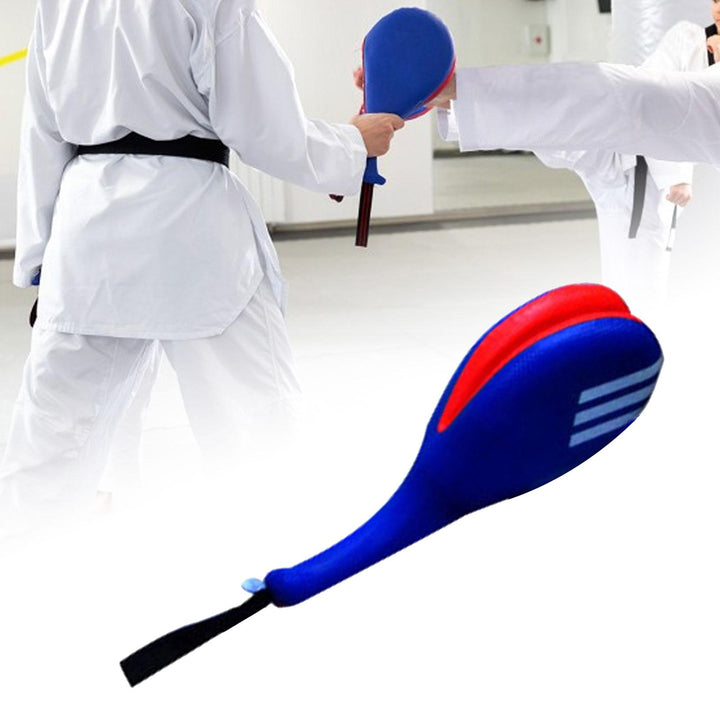 Premium Taekwondo Foot Target Kick Pad – Boxing, Kickboxing, & Sanda Training Equipment – Durable PU Leather, High Elastic Sponge – Double Target Design for High & Low Kicks – Buzz Sound & Wrist Grip – 40x20x8cm
